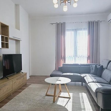 Myhouse At 21 Dhjetori Lägenhet Tirana Exteriör bild