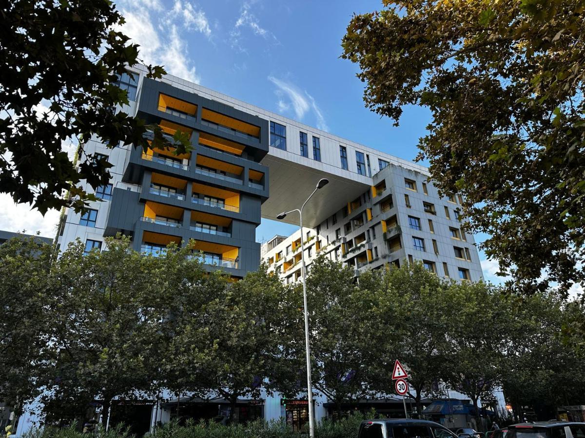 Myhouse At 21 Dhjetori Lägenhet Tirana Exteriör bild