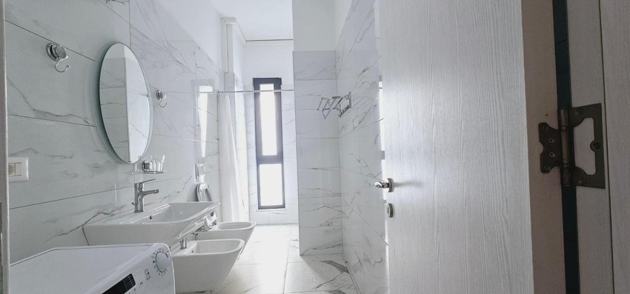 Myhouse At 21 Dhjetori Lägenhet Tirana Exteriör bild