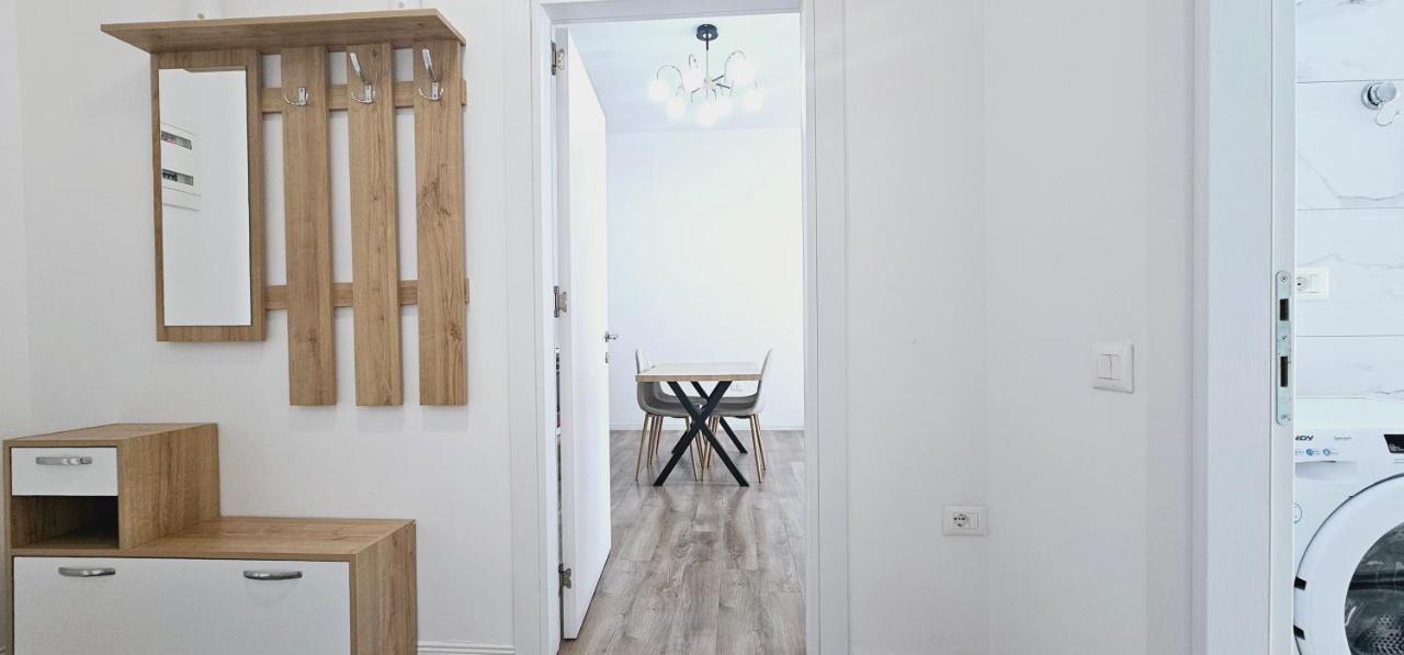 Myhouse At 21 Dhjetori Lägenhet Tirana Exteriör bild