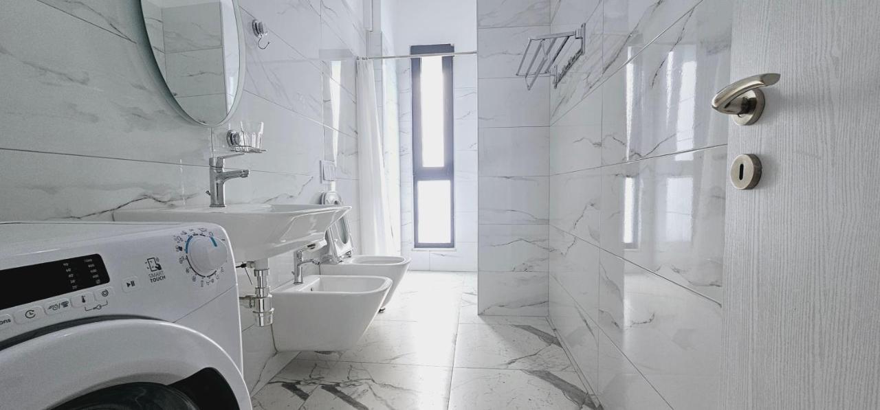 Myhouse At 21 Dhjetori Lägenhet Tirana Exteriör bild