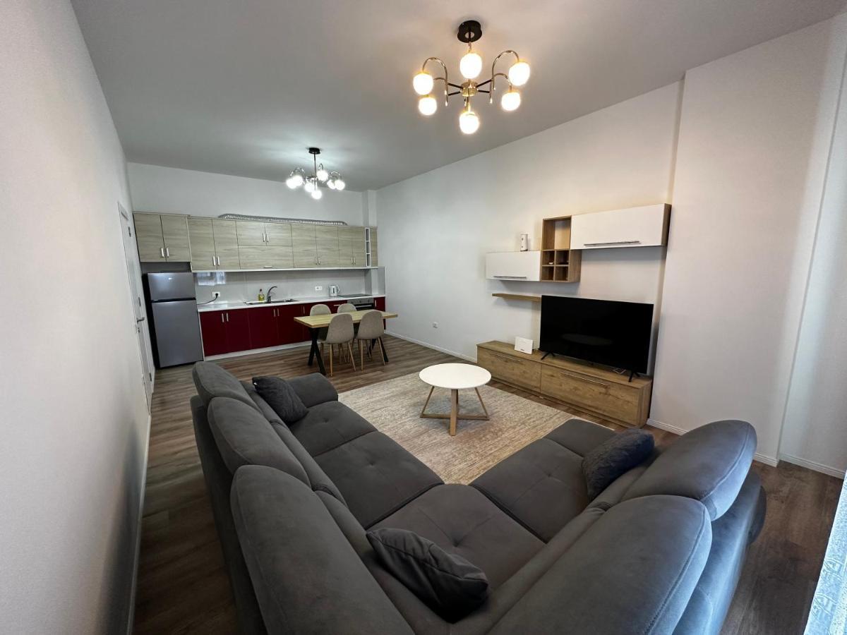 Myhouse At 21 Dhjetori Lägenhet Tirana Exteriör bild